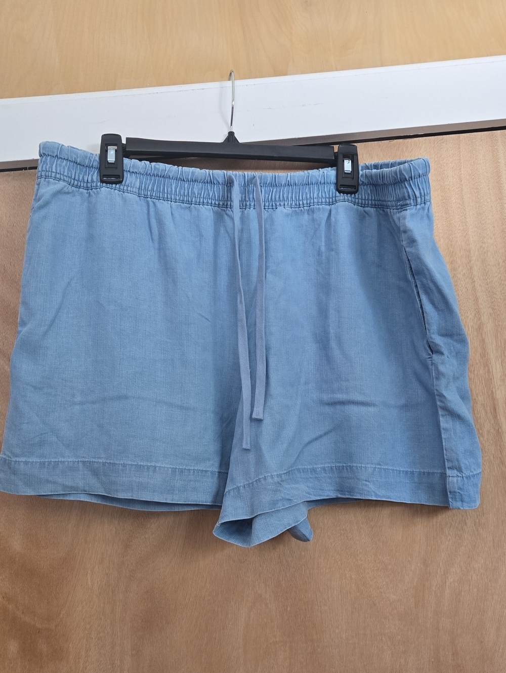 Hilary Radley Blue Tensel Shorts. Nwt.